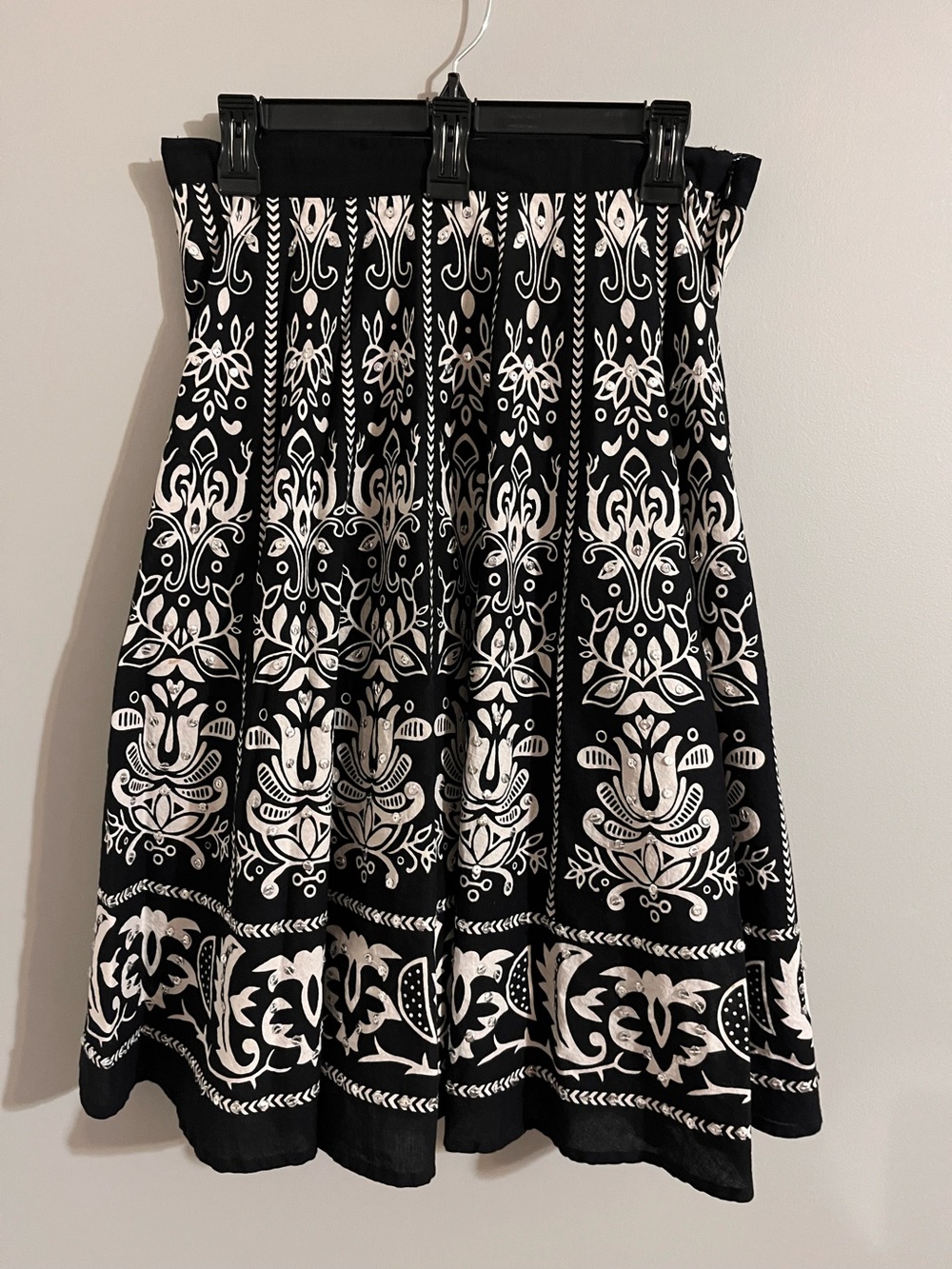 Vintage Norm Thompson black and white batik print midi skirt.